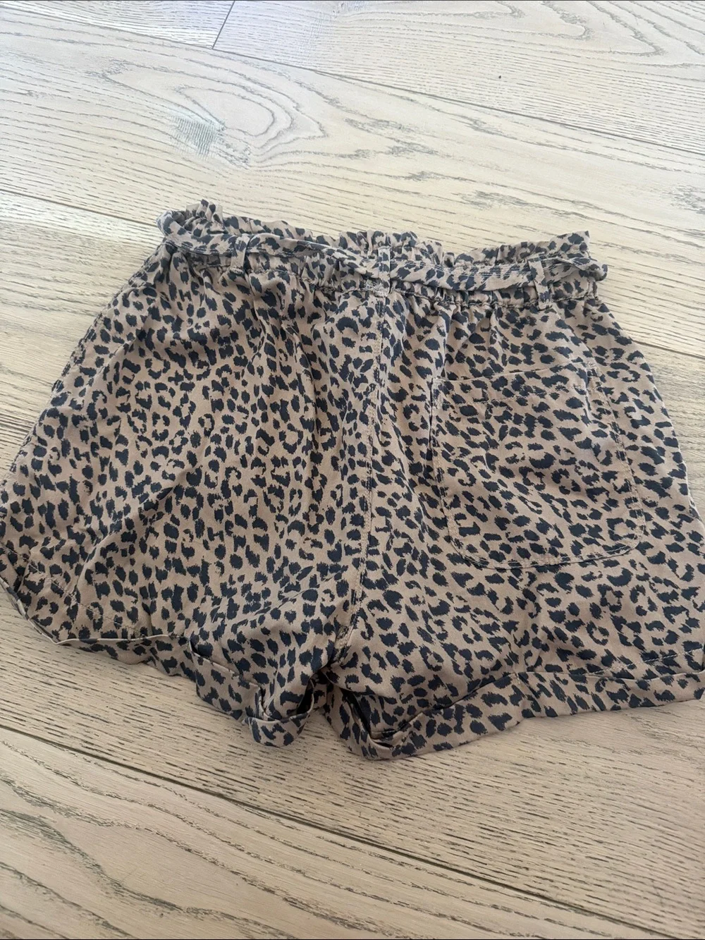 aerie Leopard Print High-Waist Paperbag Shorts - Tan/Black small - Picture 3 of 3